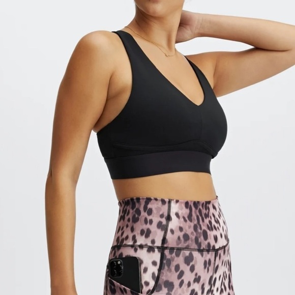 NWT Fabletics All Day Every Day Sports Bra - Picture 2 of 13